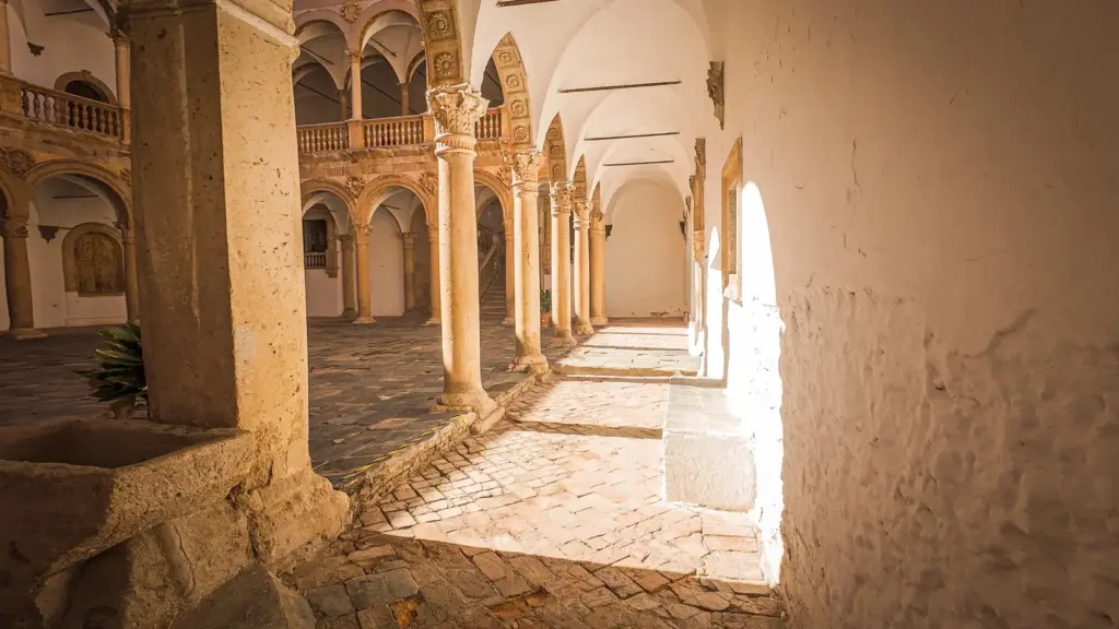 Patio del castillo